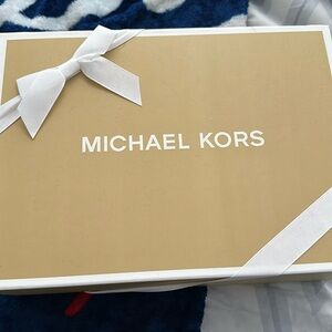 Michael Kors jet set travel bag navy brand new